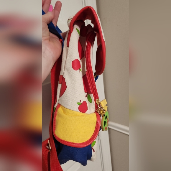 Disney ILY 4ever Snow White Apple Mini Backpack 12.5" X 9.5" X 4.5" - Picture 5 of 11